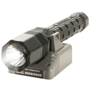 Linterna Recargable Pelican modelo 8060 - 1072 lúmenes